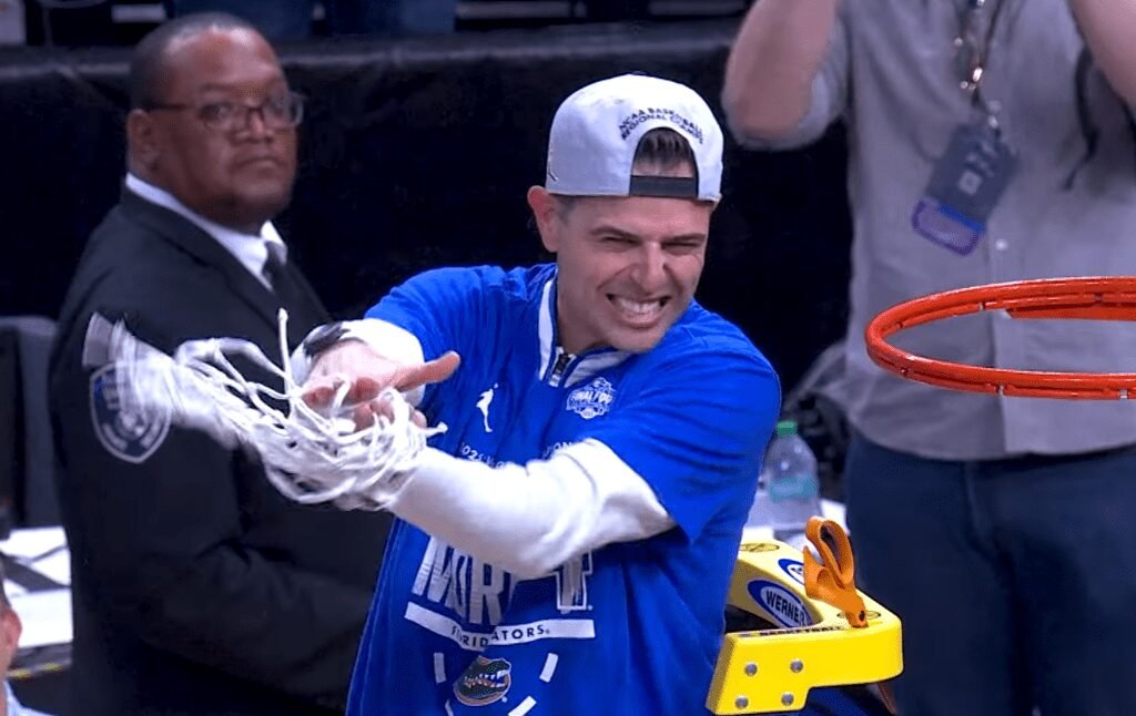 Steve Kerr de saída dos Warriors? Confira 3 possíveis sucessores 3 Todd Golden comemorando título da NCAA