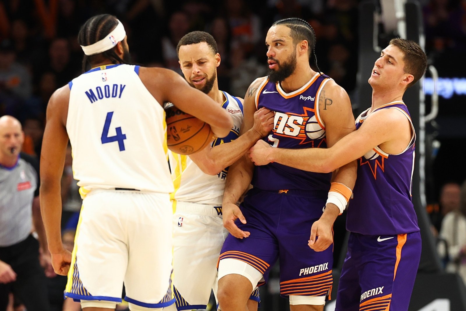 Stephen Curry, Jimmy Butler e novato brilham em vitória dos Warriors contra os Suns