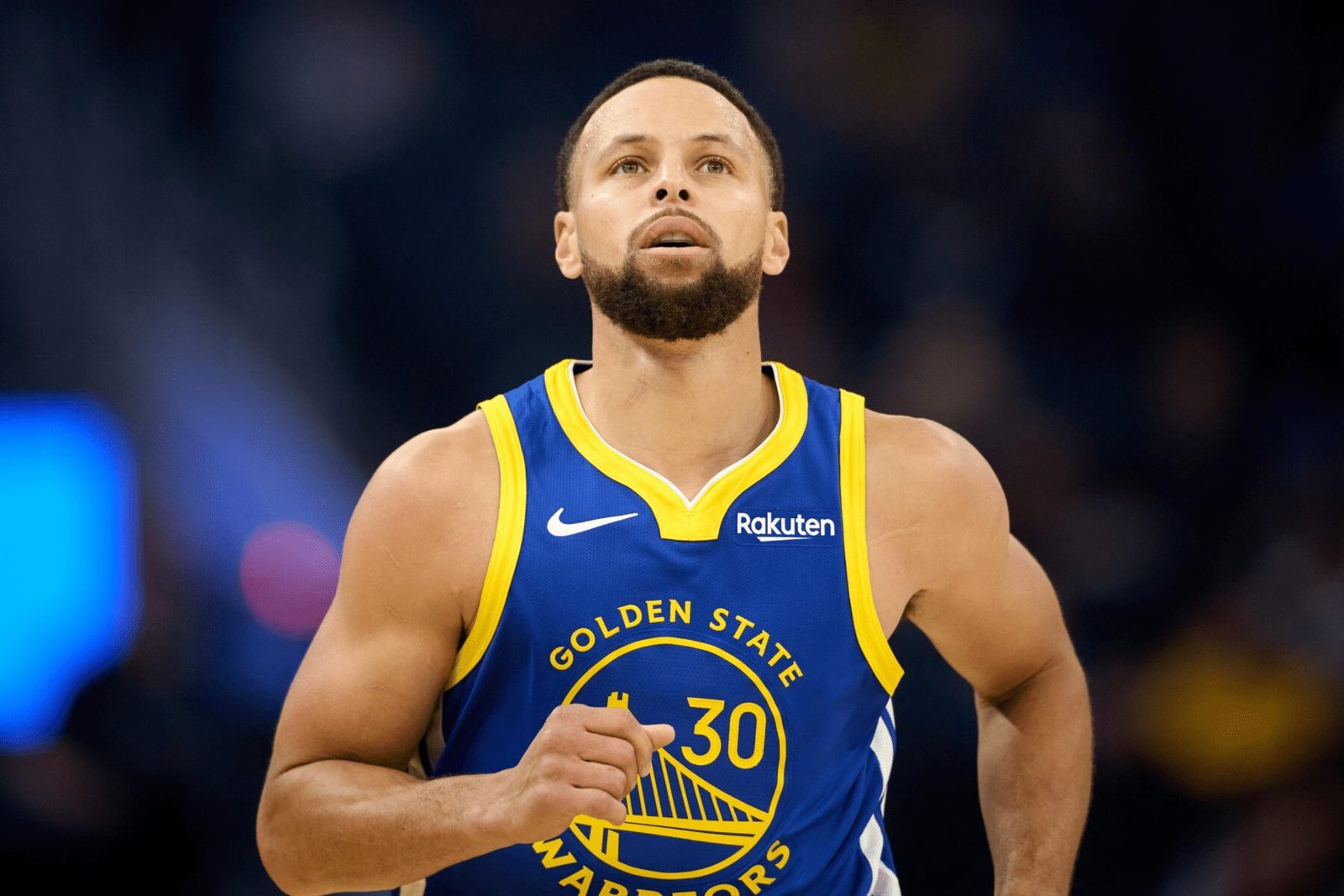 Stephen Curry brilha no retorno, mas Warriors oscilam e Timberwolves vencem em San Francisco