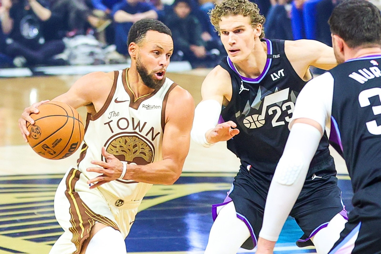 Stephen Curry retorna e salva os Warriors em virada diante do Utah Jazz