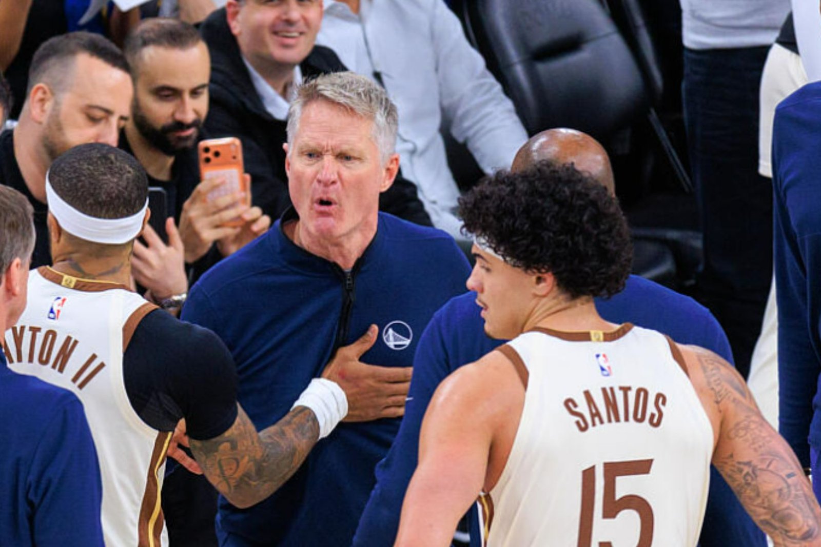 Steve Kerr usa Gui Santos para se defender de críticas nos Warriors.